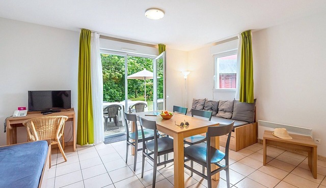 5-guest Cottage With Terrace in Loire