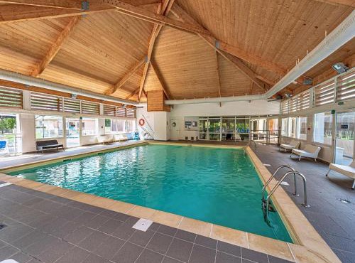 5-Guest Cottage with Terrace in Loire