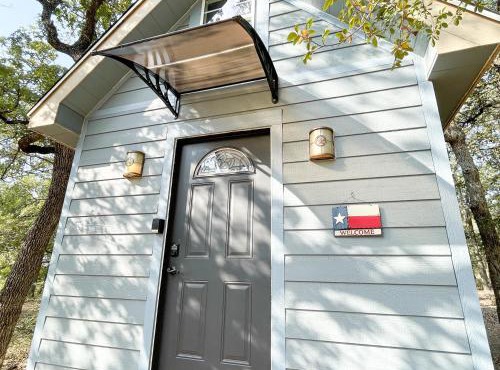 5 Hico Glamping Petting Zoo Campfire Fossil Rim by Vacation Your Way