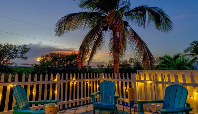 5★ Key Largo Coastal Condo 2BR with Lagoon Pools Golf Cart & Resort amenities