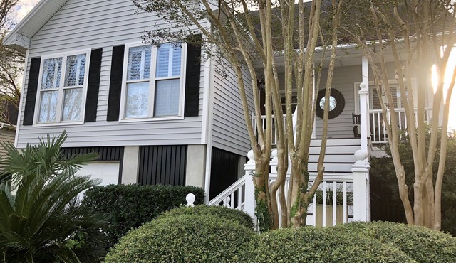 5 KING BEDS! OLD VILLAGE LOCATION!nClose to Beaches, Shem Creek and Charleston