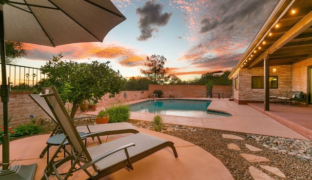 5 King Beds, City/Mountain Views, Pool, 1 story ranch-style home, foothills