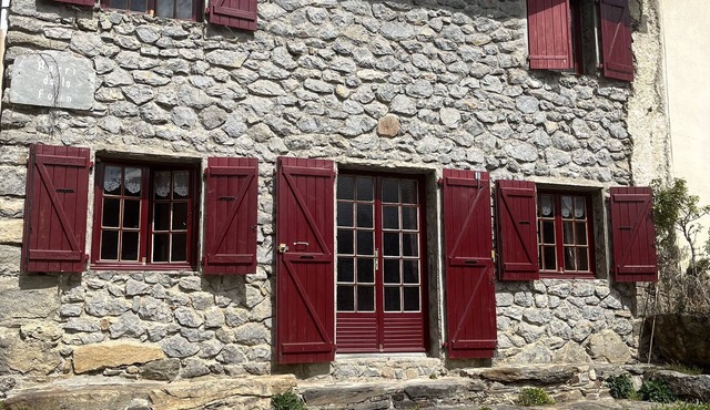 5 km from Ax les Thermes, the “Régalade” offers you peace and comfort