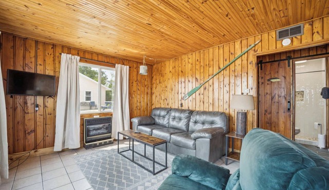#5 | Lake Views with Big Windows & Bath