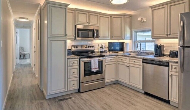 5 ⭐️ Lakeside Resort House