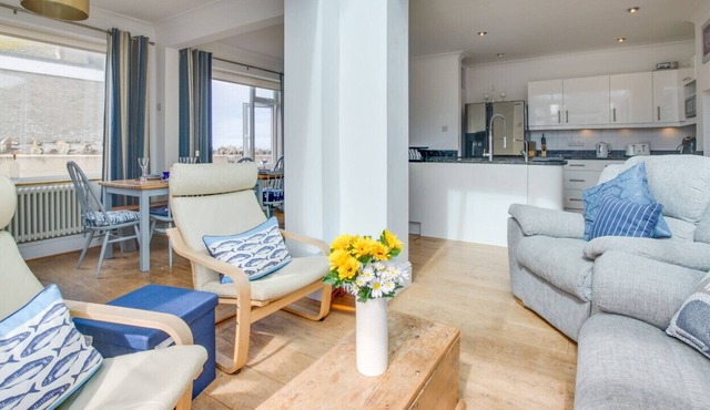 5 Lusty Glaze Road - Four Bedroom House, Sleeps 7