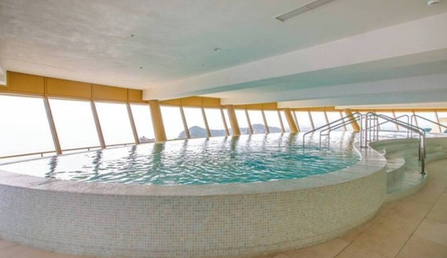 5 Luxury Apt - Sea views