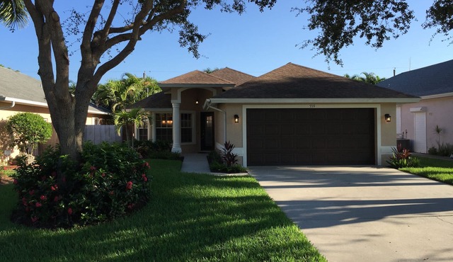 5⭐️ LUXURY BEACH VILLA with SECLUDED HEATED POOL+HOT TUB SURROUNDED by PALM TREES