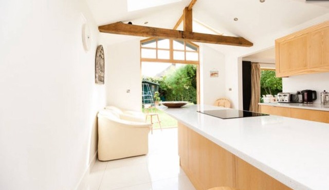 5* Luxury.Contractor.leisure.Insurance.relocation Garden sea Pets.Fab transport