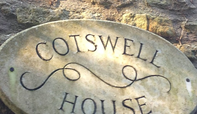 5* Luxury Cotswolds Family Home with INDOOR Heated private swimming pool & sauna