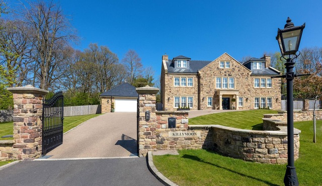 5* Luxury Home with Cinema & Games Room