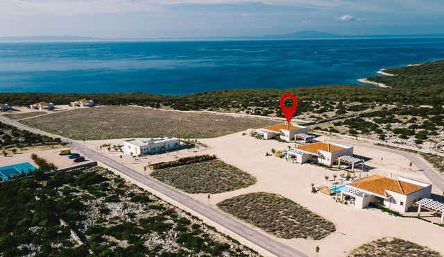 5* Luxury Seaview Villa Plant 3 with pool