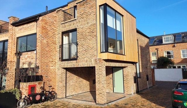 5 Marygate Mews - Two Bedroom House, Sleeps 4