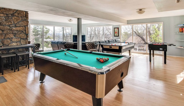 5 Mi to Area Attractions: Home w/Indoor Hot Tub