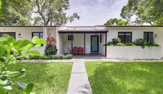 5 Mi to Beach: Group Getaway w/Yard in Miami