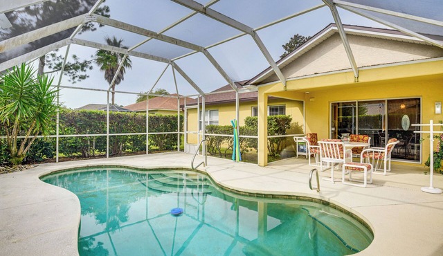 5 Mi to Beaches: Family Getaway in Palm Coast!