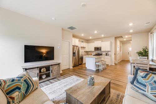 5 Mi to Bethany Beach Townhome with Pool!