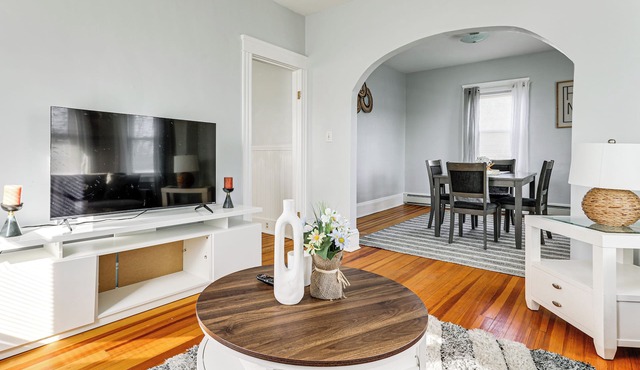5 Mi to Brown U: Pet-friendly Apt, Walk to Dining!