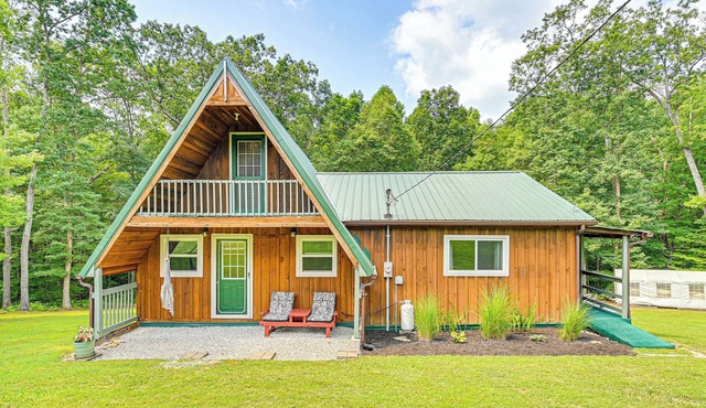 5 Mi to Cave Run Lake: Wellington Cabin w/Deck!