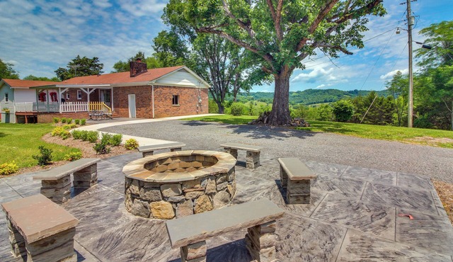 5 Mi to Center Hill Lake: Buffalo Valley Home