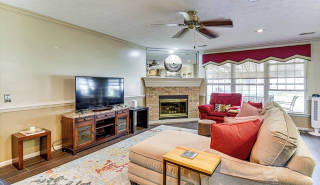 5 Mi to Coliseum! Spacious Home in Hampton Roads