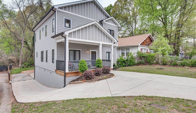 5 Mi to Dtwn ATL: Home w/Office & Large Backyard!