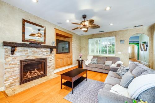 5 Mi to Dtwn Modesto: Family Home w/Patio!