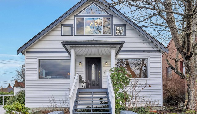 5 Mi to Dtwn Seattle: Home w/Ocean & City Views