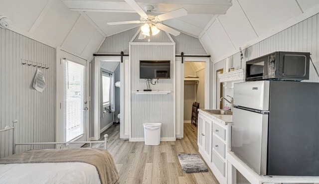 5 Mi to Dtwn Sweetwater: Studio w/Serene Views