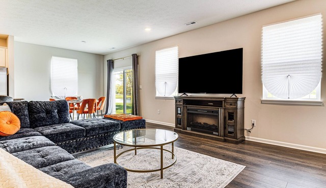 5 Mi to Fort Harrison: Home w/Pool Access!