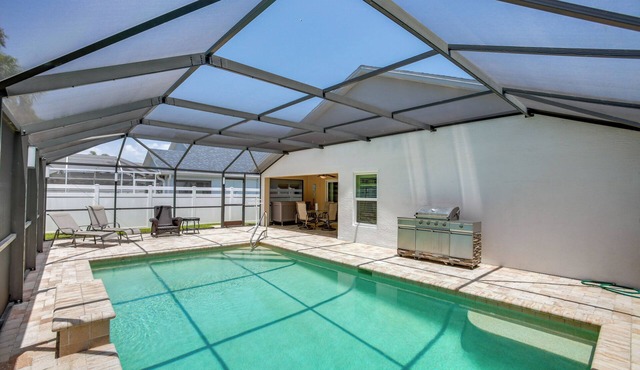 5 Mi to Fort Myers Beach: Home w/Heated Pool!