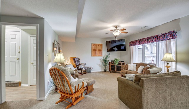 5 Mi to Fort Osage: Quiet Countryside Studio