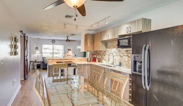5 Mi to Golf & Trails: North Port Retreat w/Pool