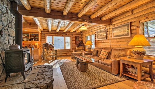 5 Mi to Hiking Custom Cabin with Deck in Arnold!