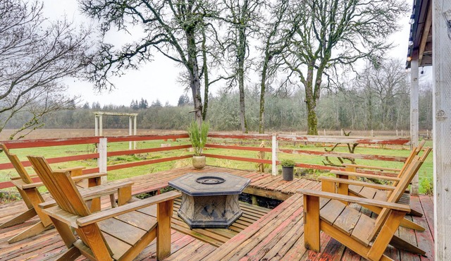 5 Mi to Hillsboro: Vintage-Style Home w/Fire Pit