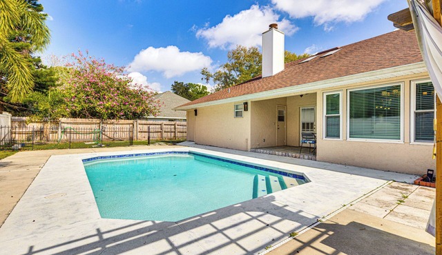5 Mi to Lake Eola Park: Orlando Home w/Pool!