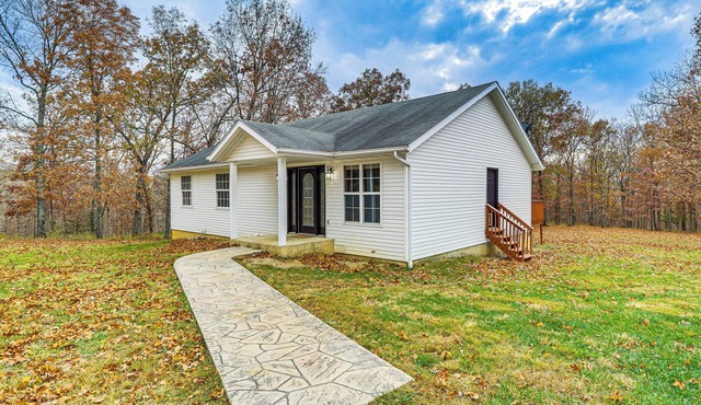 5 Mi to Lake of the Ozarks: Secluded Home