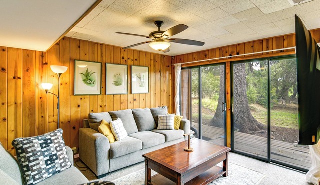 5 Mi to Lake Oroville: Huge Riverfront Home!