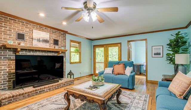 5 Mi to Lake Robinson: WFH-Friendly Home w/Pool