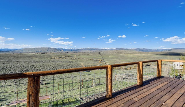 5 Mi to Lake: Secluded Pinedale Retreat w/Sauna!