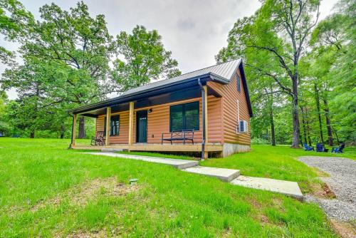 5 Mi to Mammoth Cave: Peaceful Retreat w/Fire Pit