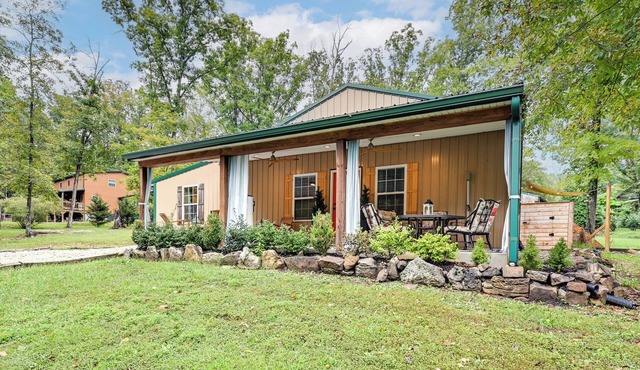 5 Mi to Nolin Lake: Family Home w/Hot Tub!