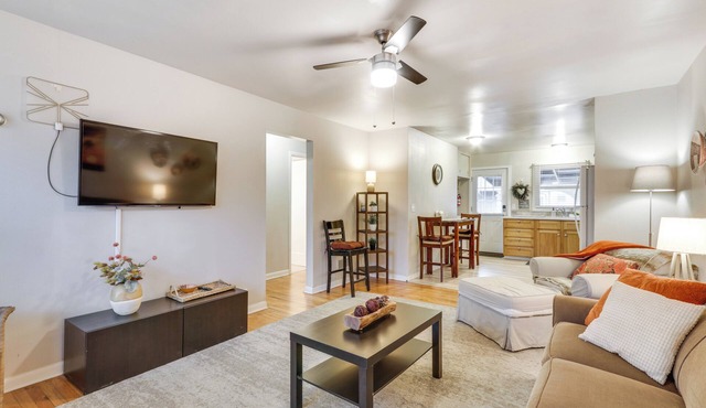 5 Mi to Oregon Zoo: Apartment w/Private Yard