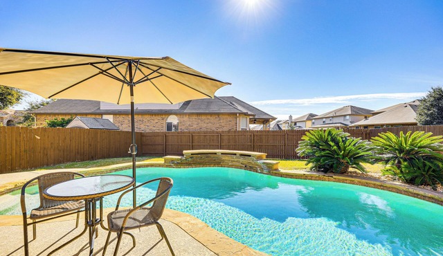 5 Mi to Randolph AFB: Spacious Cibolo Haven!
