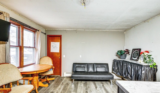 5 Mi to Rice Lake State Park: Lake Mills Studio