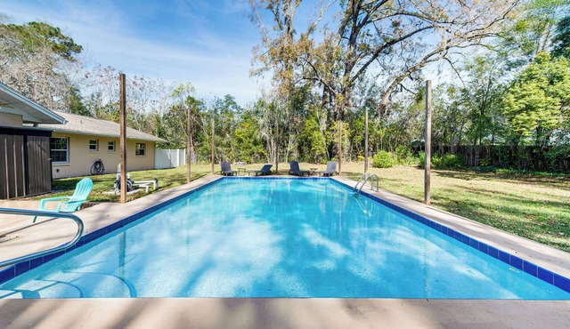 5 Mi to Silver Springs State Pk: Gem w/Game Room!