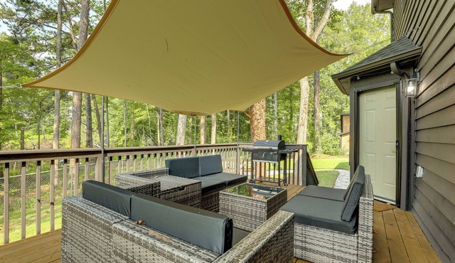 5 Mi to Stone Mountain: Family Home