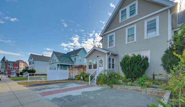 5 Mi to TD Garden: Quiet Medford Getaway!