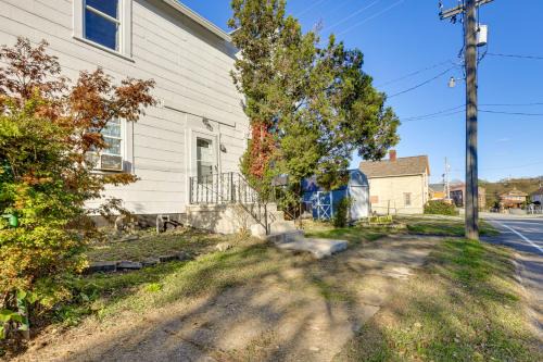 5 Mi to the Jumonville Cross Home with Fenced Yard