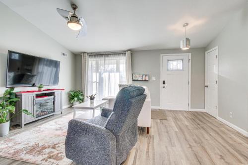 5 Mi to The USAF Museum Dayton Home, Walk to Park